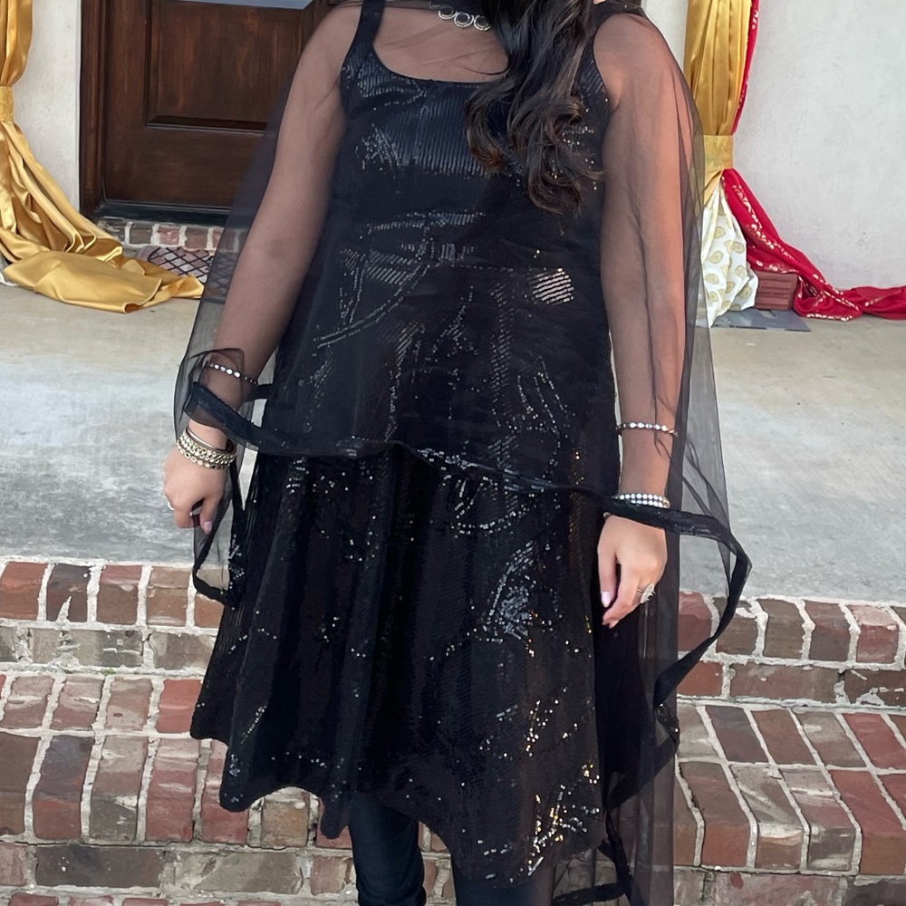 Black sequin suit - Picture 2 of 3